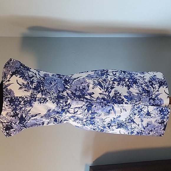 Adrianna Papell - Picture 2 of 12